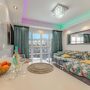  Apartment Beautiful Deluxe Sun And Sea